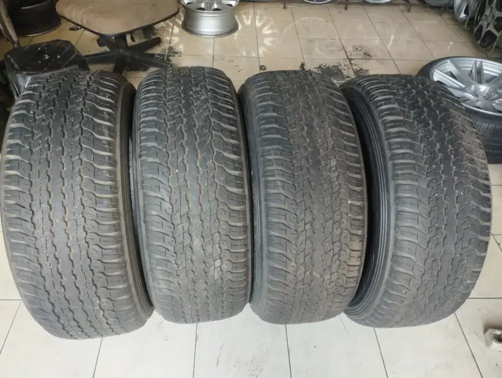 Dijual. 4pc ban 265/60 R18