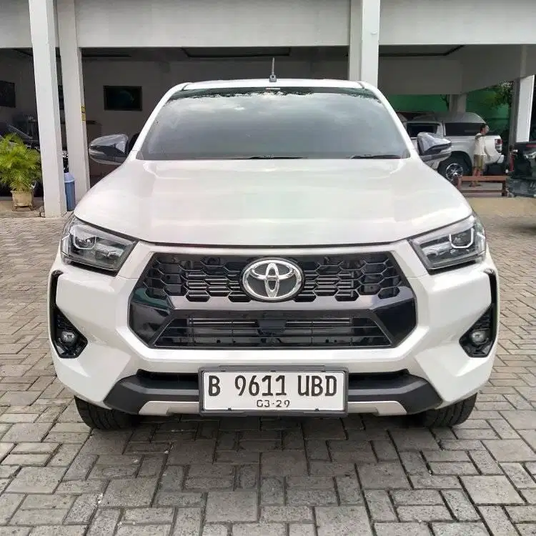TOYOTA HILUX DC V 2.4 4X4 AT 2024