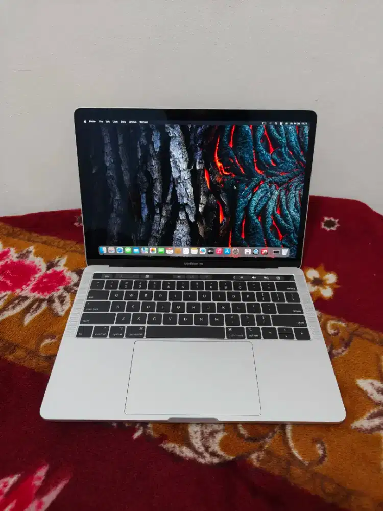 Macbook pro 13 inch 2019 i7 16/512 cto