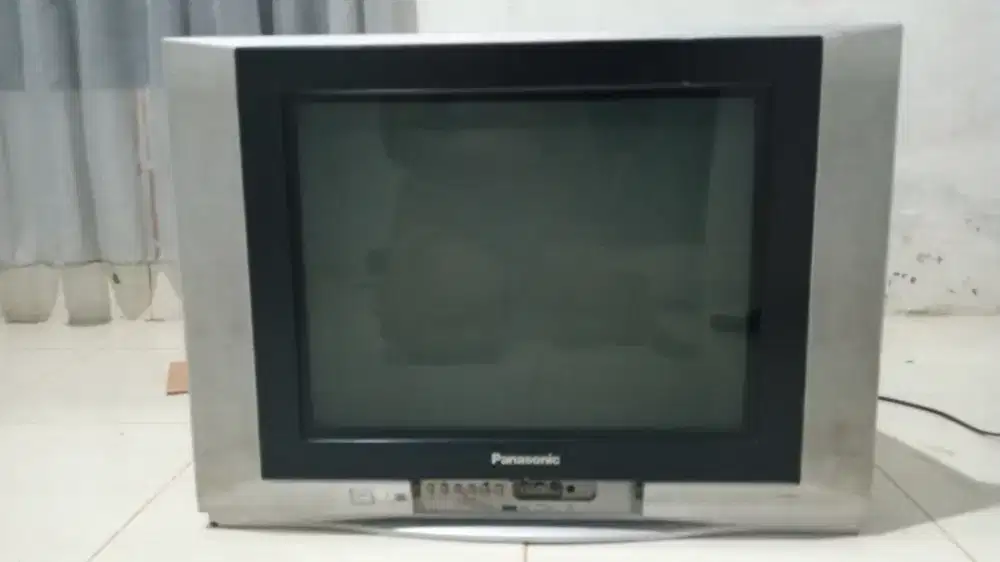 Tv Panasonic 21 inci layar datar masih mulus