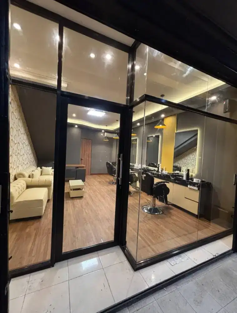 CAPSTER BARBERSHOP