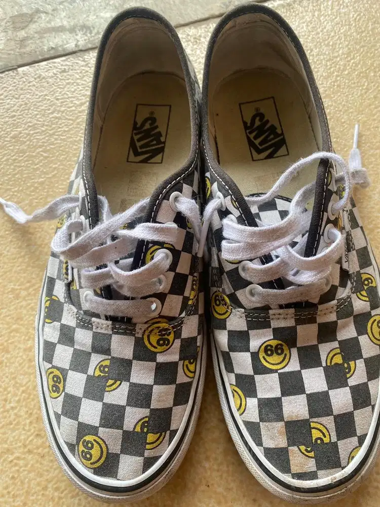 Dijual Sepatu Vans Uk 42 , CM 27.0