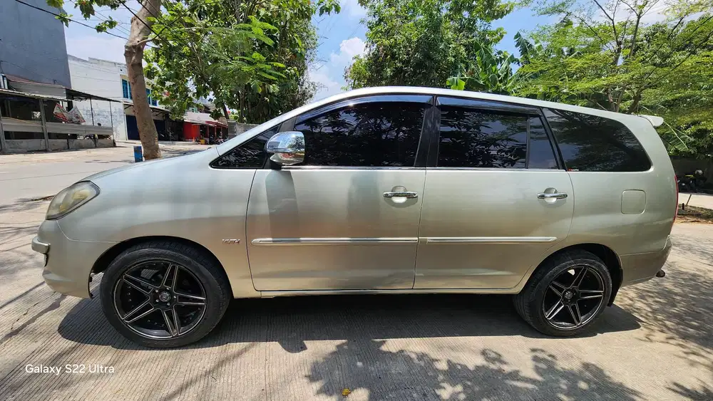Toyota Kijang Innova V 2006 matic