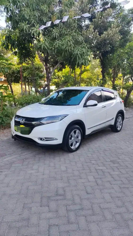 Tdp 25 hrv E matic putih 1.5 2015 full orisinil surabaya