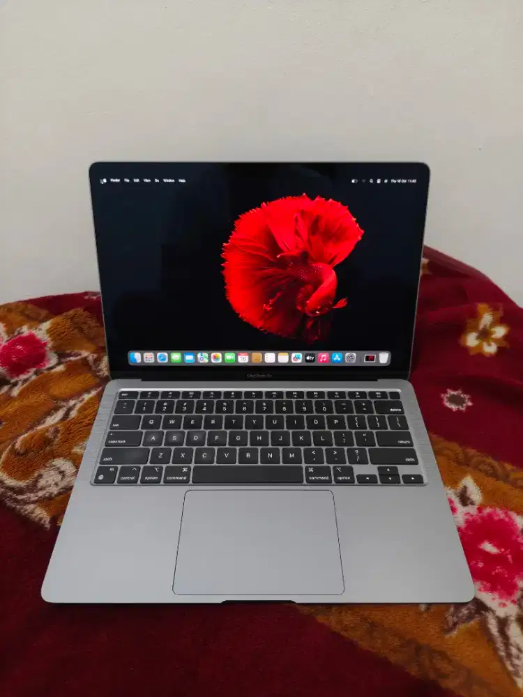Macbook air m1 2020 16/512 cto