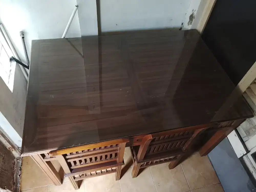 Meja Makan jati