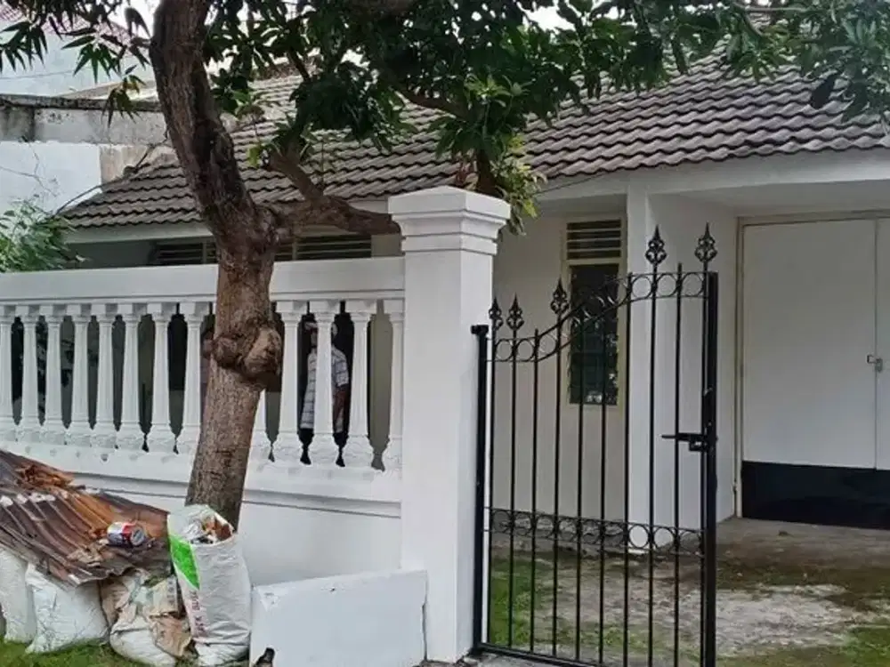 Rumah Darmo Indah Terawat Siap Huni Lokasi Strategis