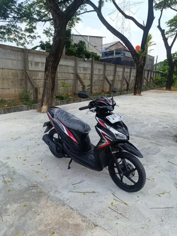 Bissmillah dijual motor Honda Vario Agnes 2015 istimewa