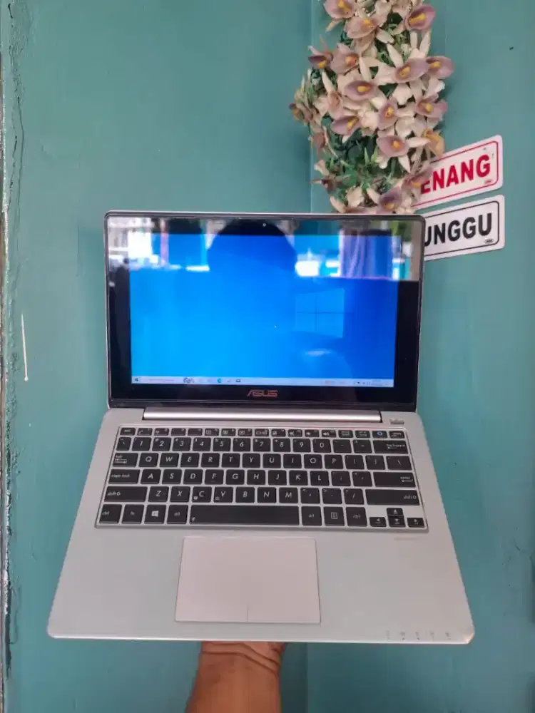 Laptop Asus X202E