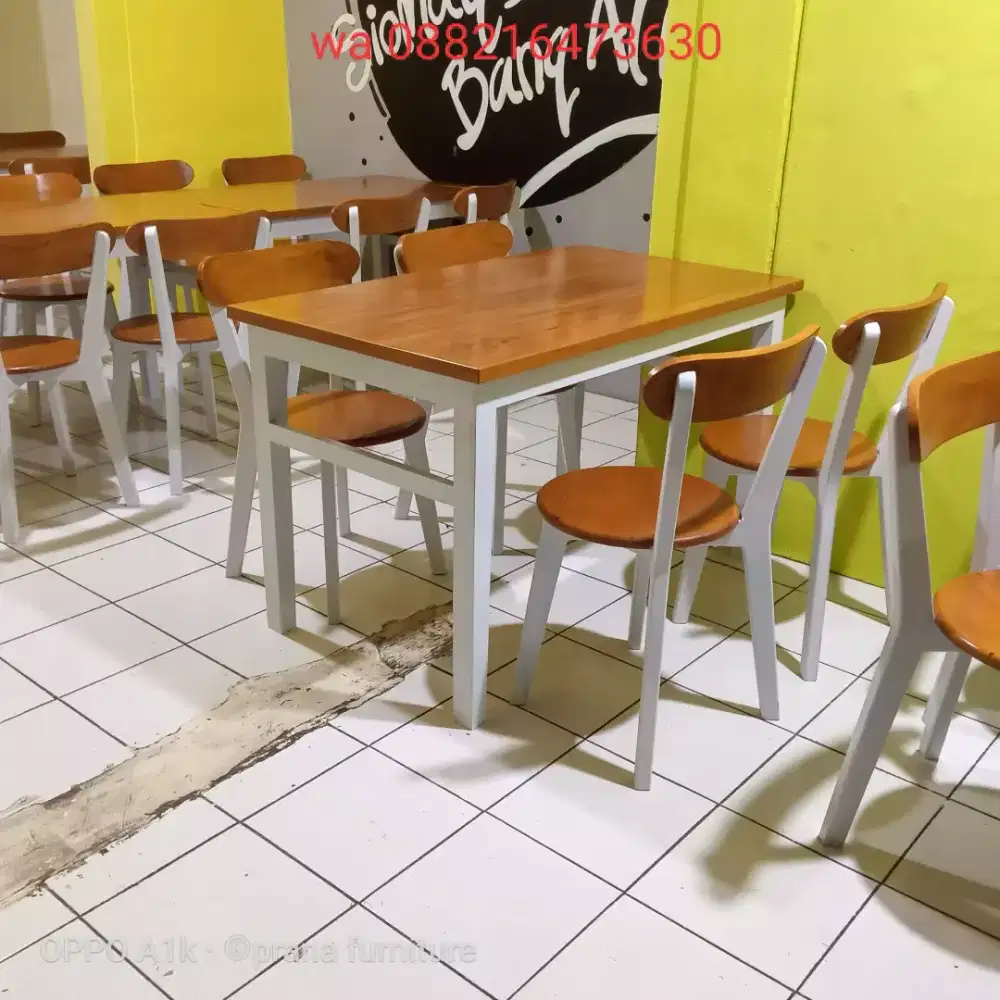 Meja kursi makan cafe resto