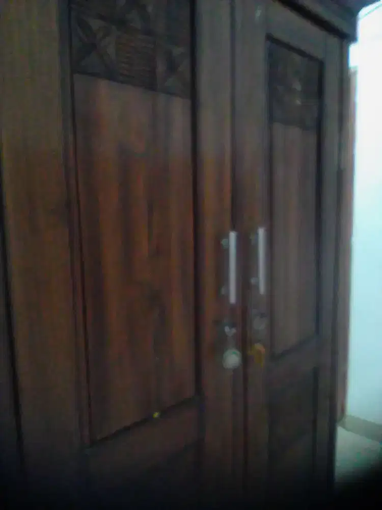 Jual Cepat lemari pakaian 2 pintu,bisa nego sampe deal harganya