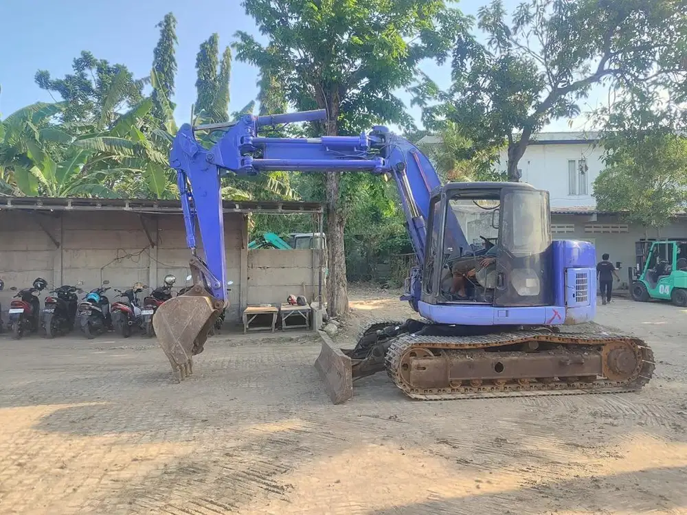 Komatsu Excavator PC128UU-2