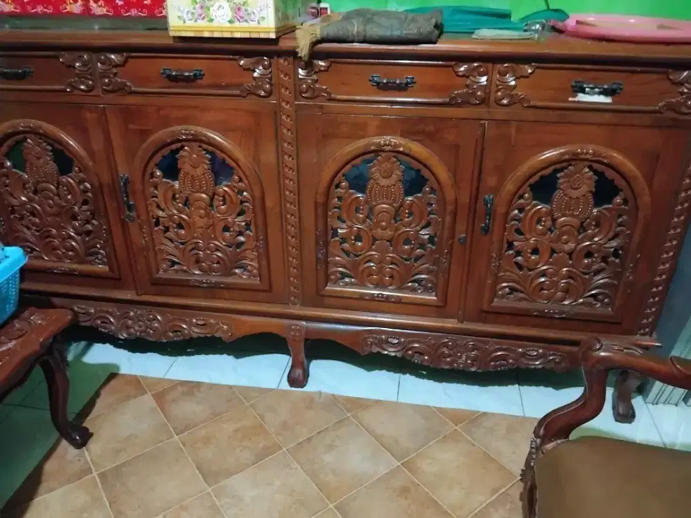 Di jual jati tuha