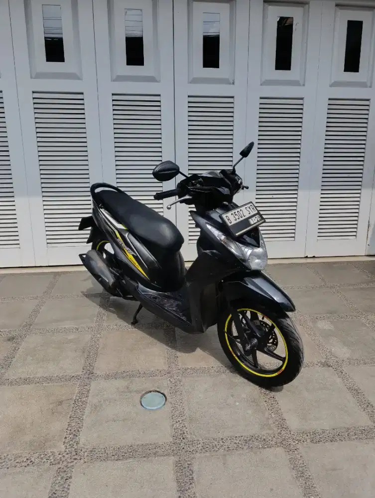 Bissmillah dijual motor Honda beat fi 2014 istimewa.