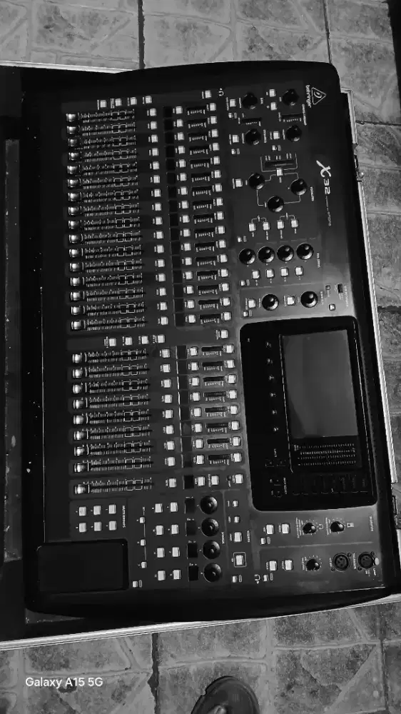 Mixer behringer X32 tombol karet