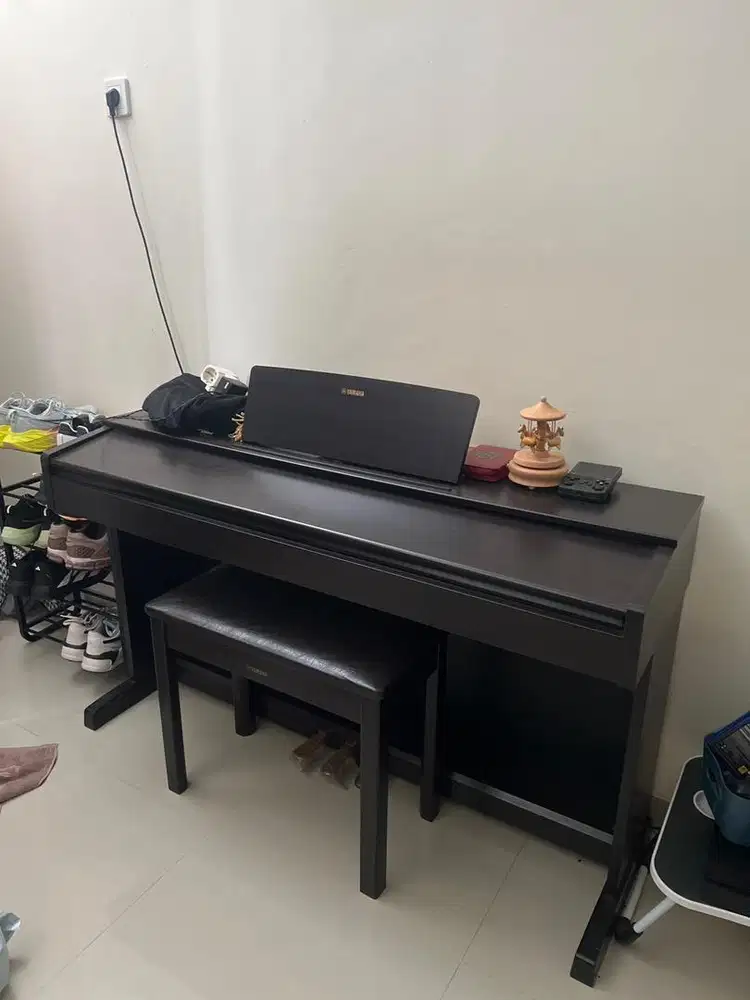 Piano Yamaha Arius YDP-143