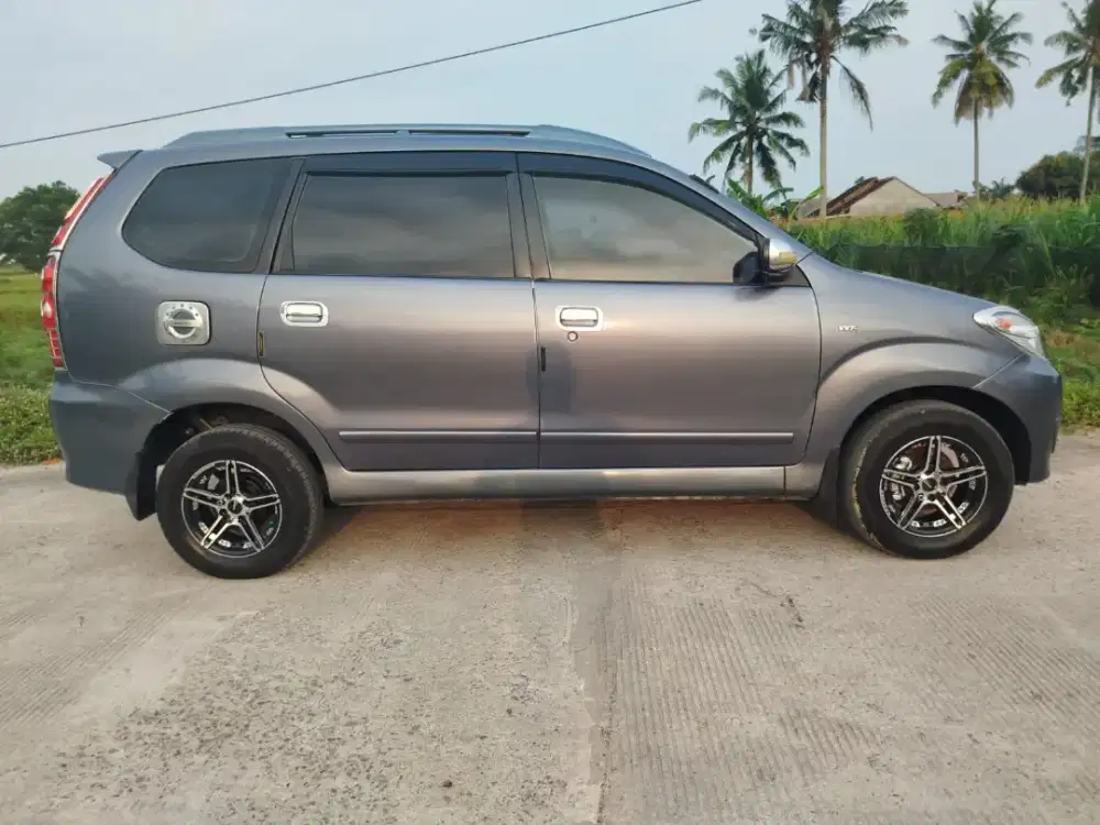Avanza tahun 2011 , tipe G