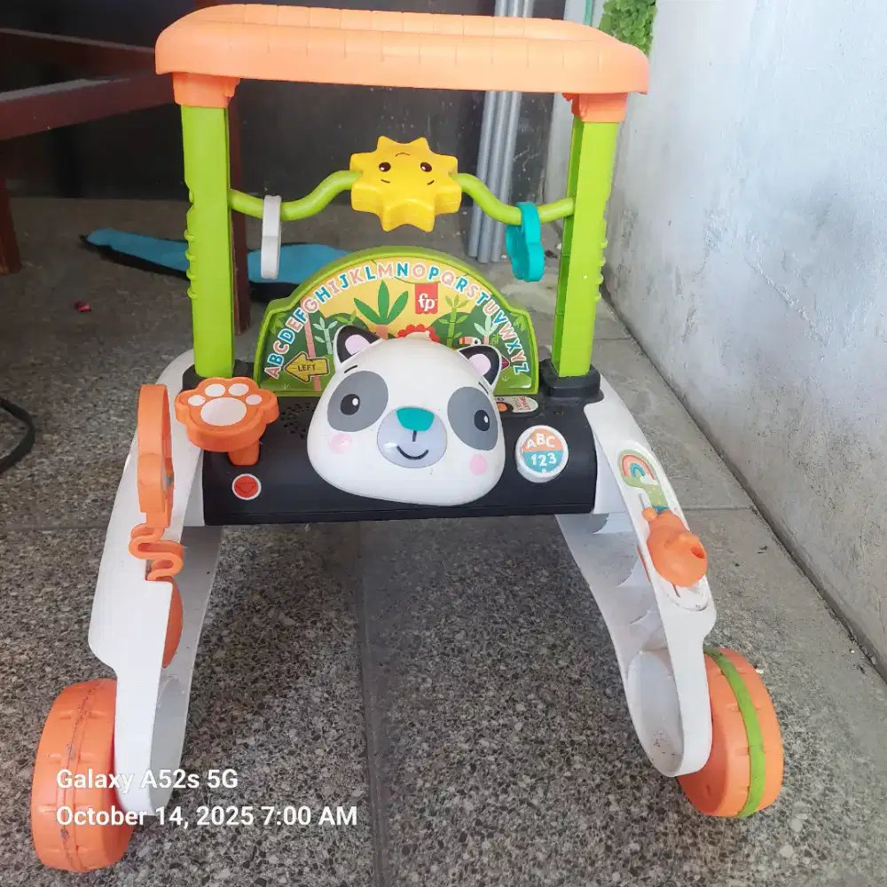 Baby Walker Fisher Price
