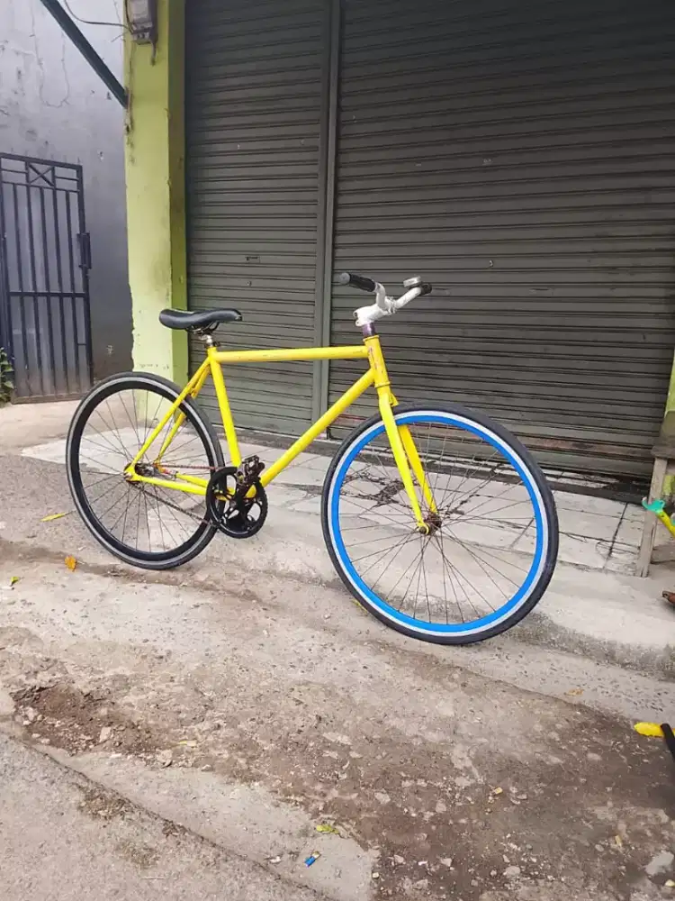 Sepeda fixie UK ban 700 harga 700 rb