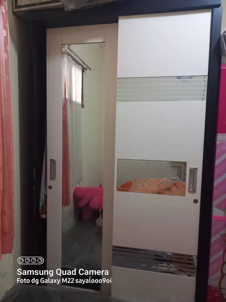 Lemari pakaian 2 pintu sliding