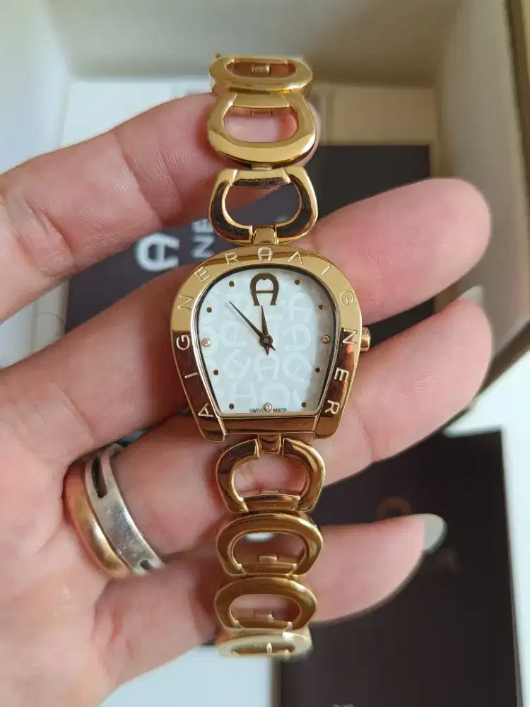 Aigner wanita latina A47600 original bekas fullset sangat bagus