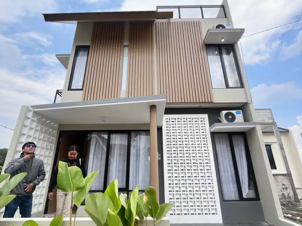 Rumah Villa Dengan Kolam Renang dan Roof top Hanya 5 Menit Alun Alun Kota Batu