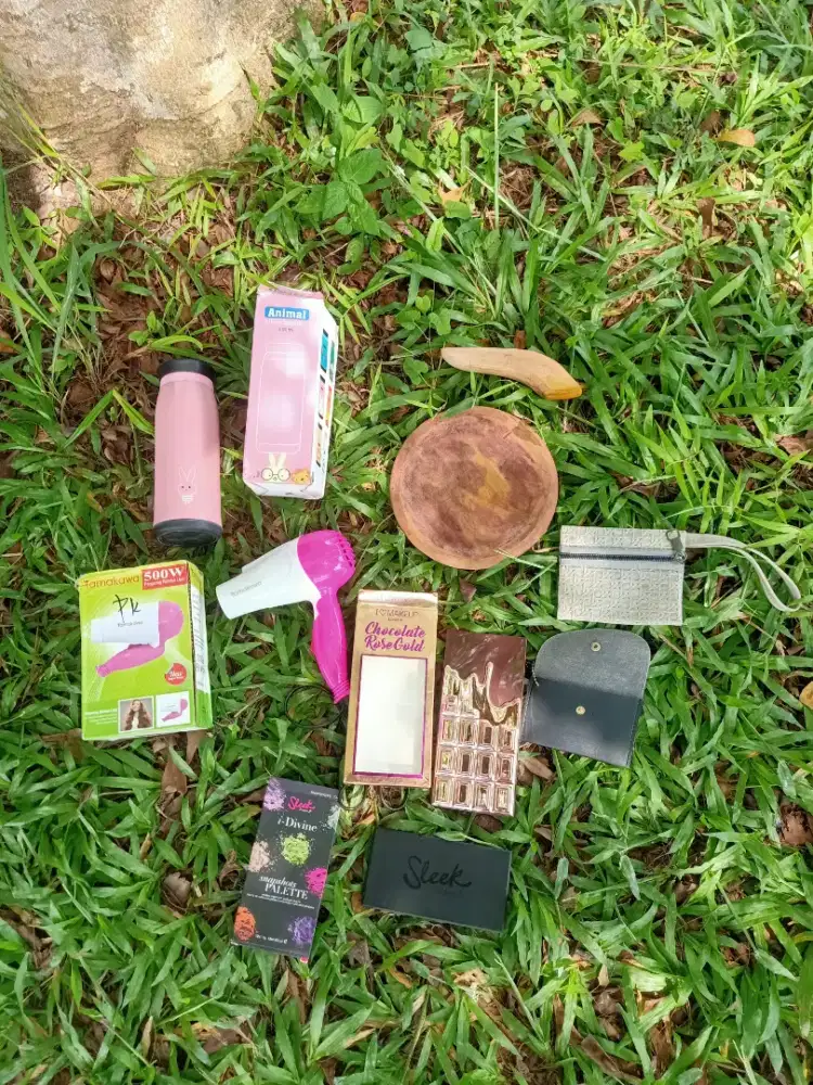 Di jual semua peralatan dan barang di foto murah aja  wa dan hp