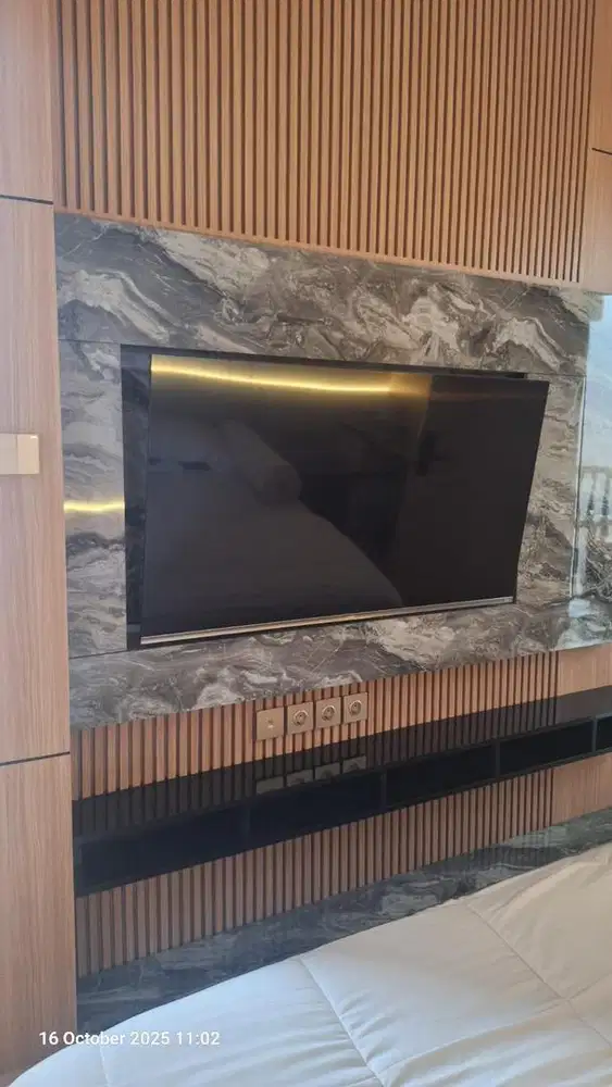 Set interior (Tv, ac, kasur, meja makan, sofa)