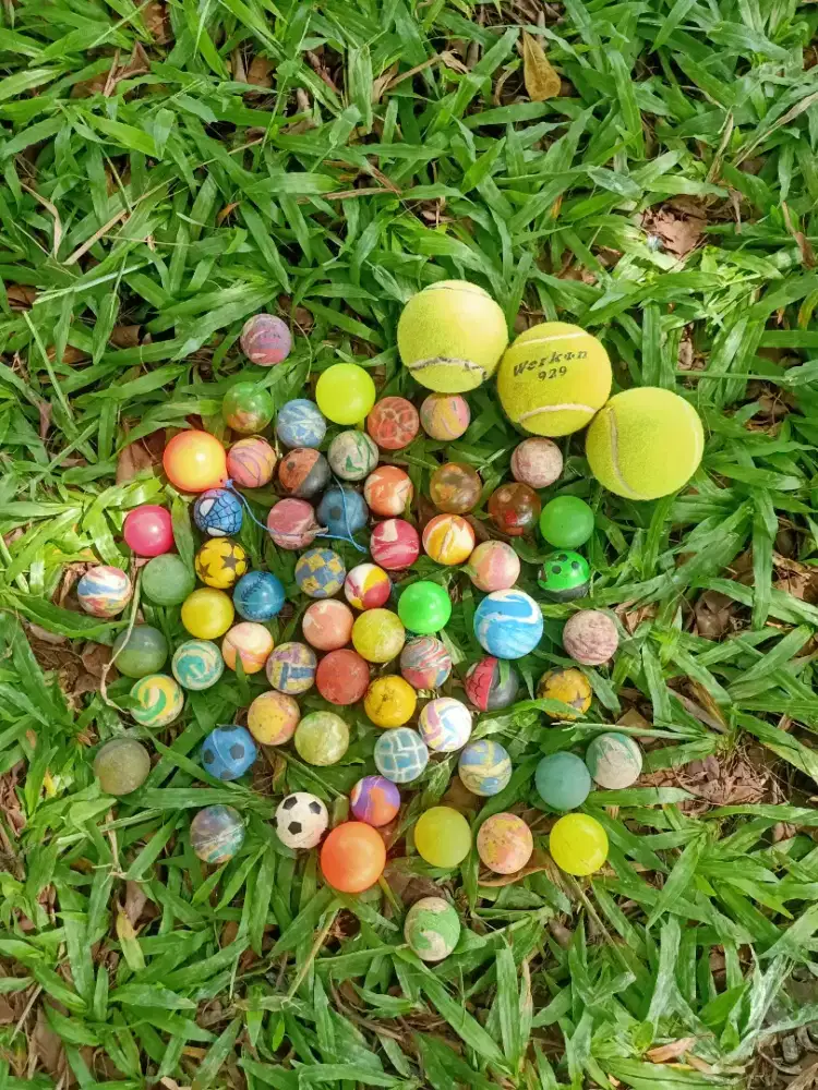Di jual permainan anak game air dan jam dan bola2 karet,bola kasti dll