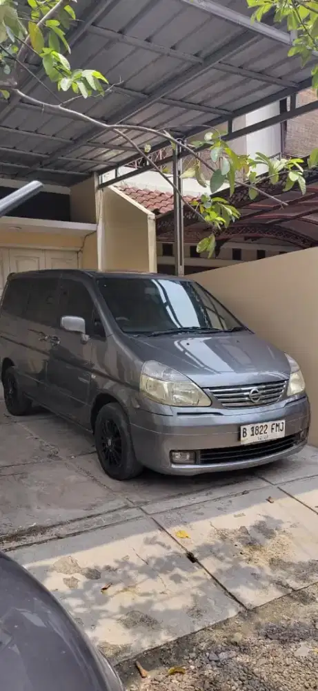 Nissan Serena CT Matic 2010