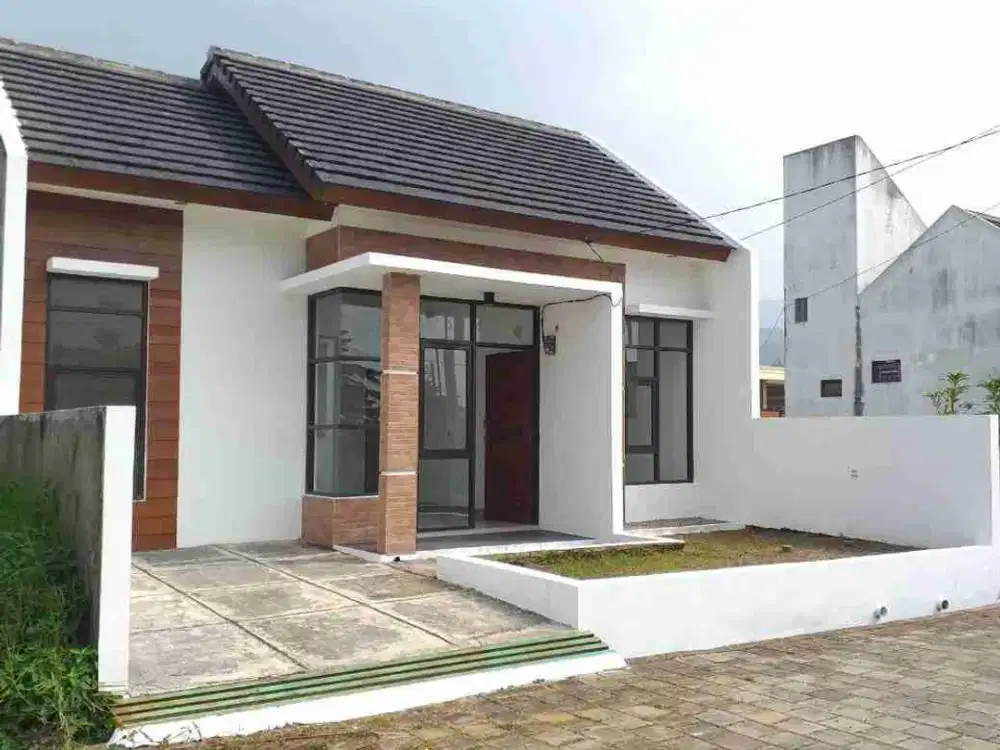 Rumah Cangkuang Siap huni 3 kamar tidur lahan luas KPR strategis exit tol soroja dan jalan utama Bandung