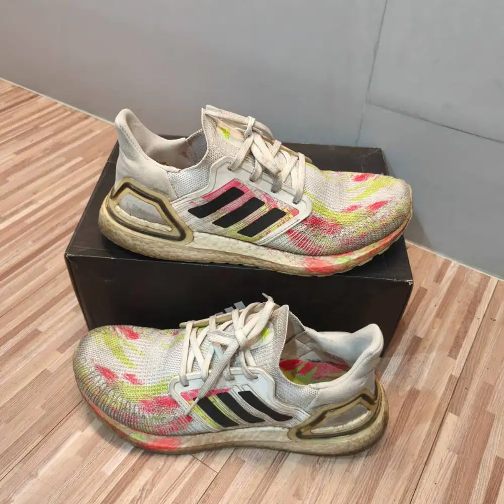 Adidas Ultraboost 20 Heatmap FW8169 Size US 9½ JP 27,5cm Kondisi masih