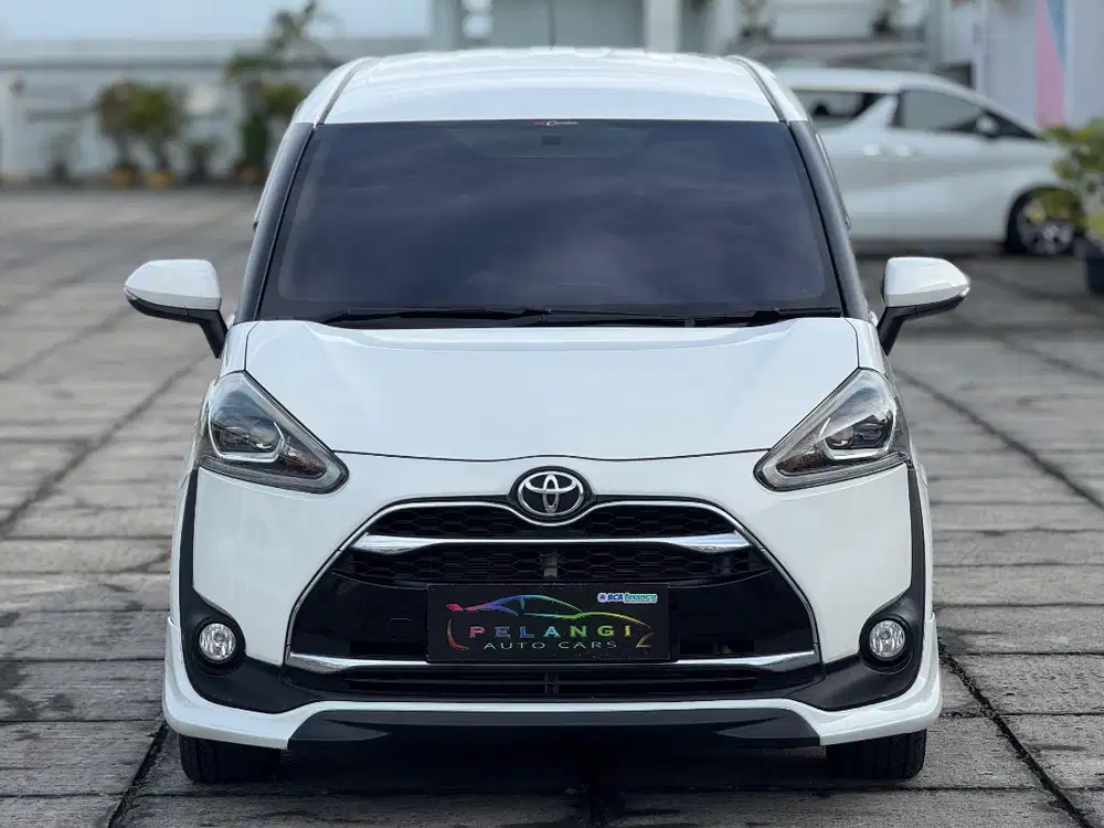TOYOTA SIENTA Q 2.0 TAHUN 2017 WHITE KM 7x.xxx FULL RECORD RESMI