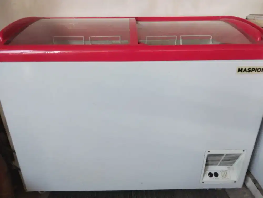 Freezer box merk maspion 300L