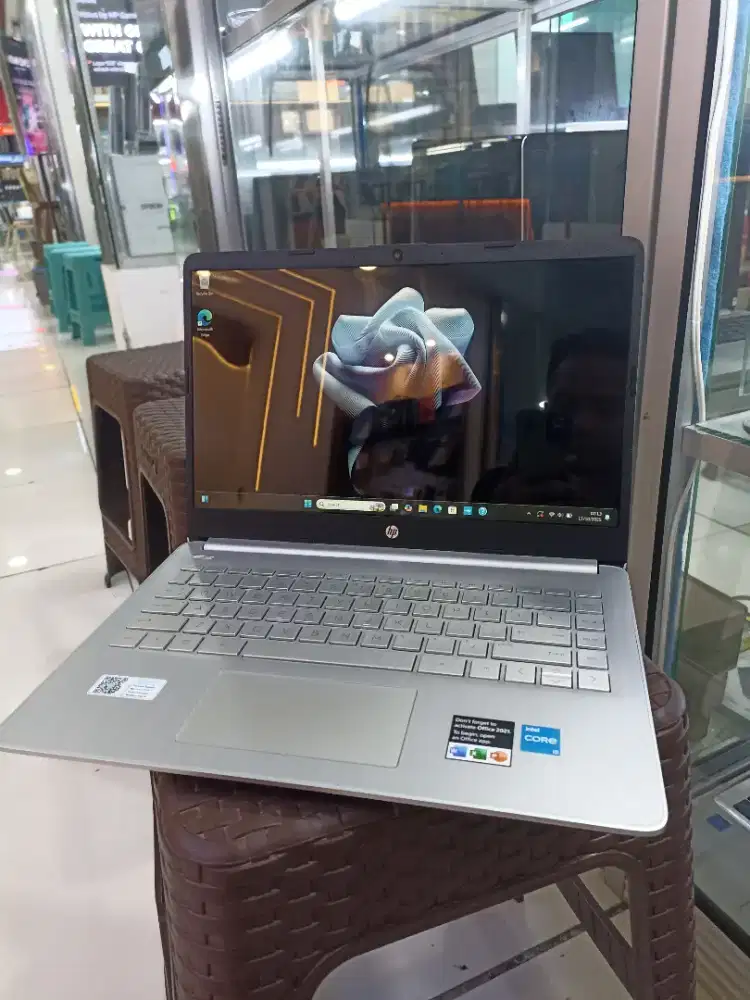 Dijual HP 14s-dq Intel Core i3 gen 11 RAM 8/512 Murah