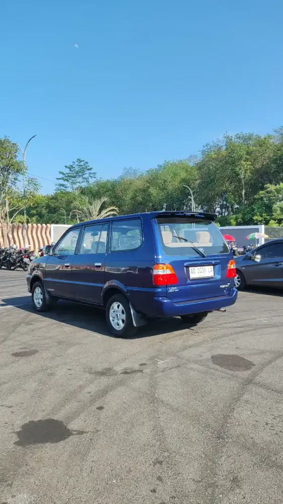 KIJANG LGX 1.8 AUTOMATIC AT 2004