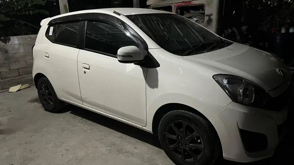 Daihatsu Ayla X 1.0 Manual Putih – Tahun 2021 (STNK 2022)
