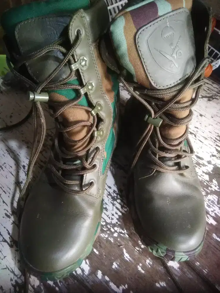 SEPATU PRIA PDL
