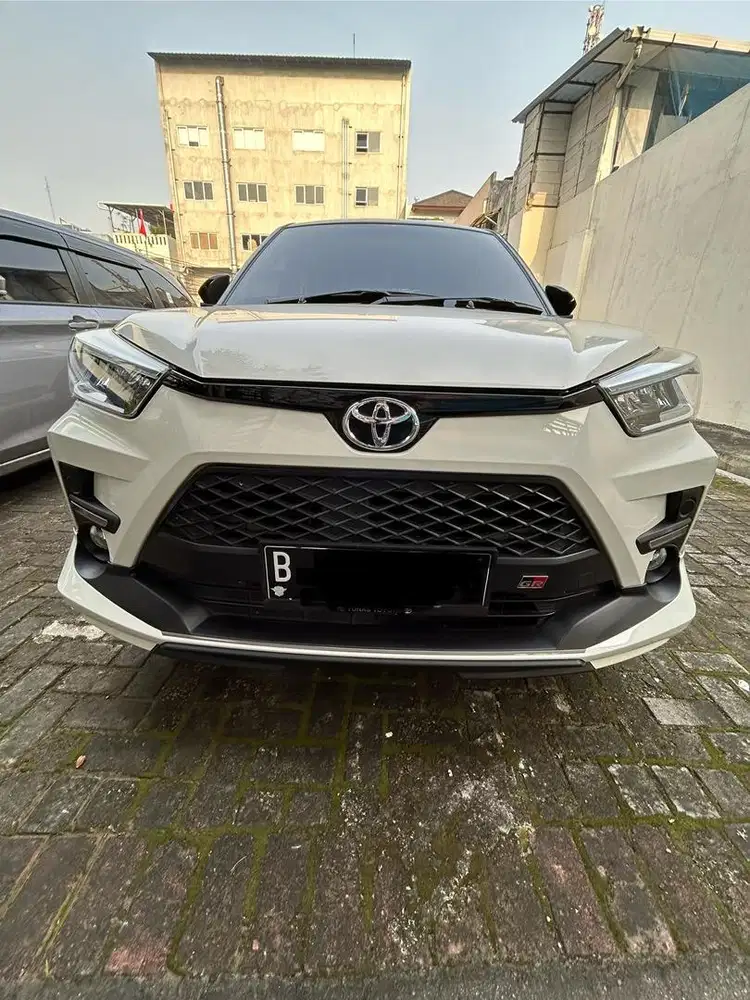 Toyota Raize 1.0 GR Sport Two Tone NIK 2022