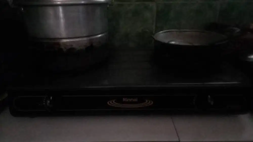 Kompor 2 tungku Rinnai + tabung gas 3 kg