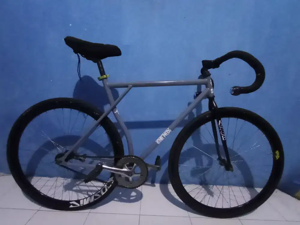Sepeda Fixie Olahraga