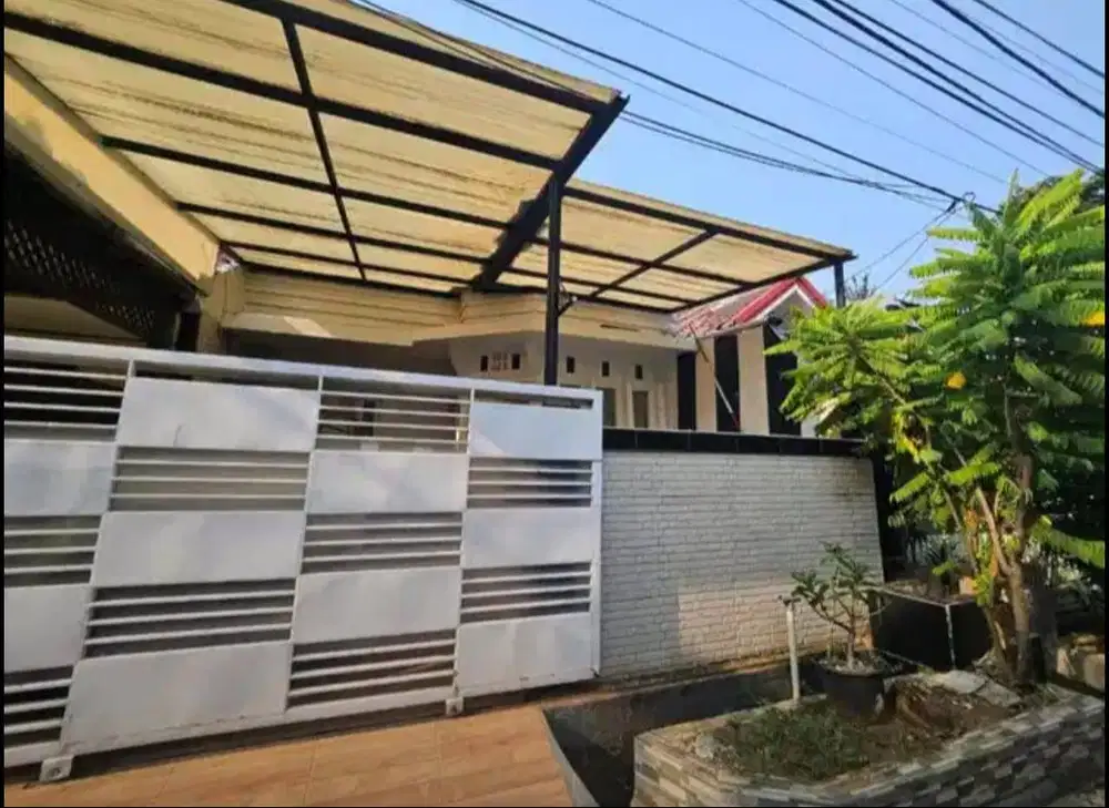 Rumah Bagus Minimalis dengan Carport di Griya Bintara Bekasi Barat