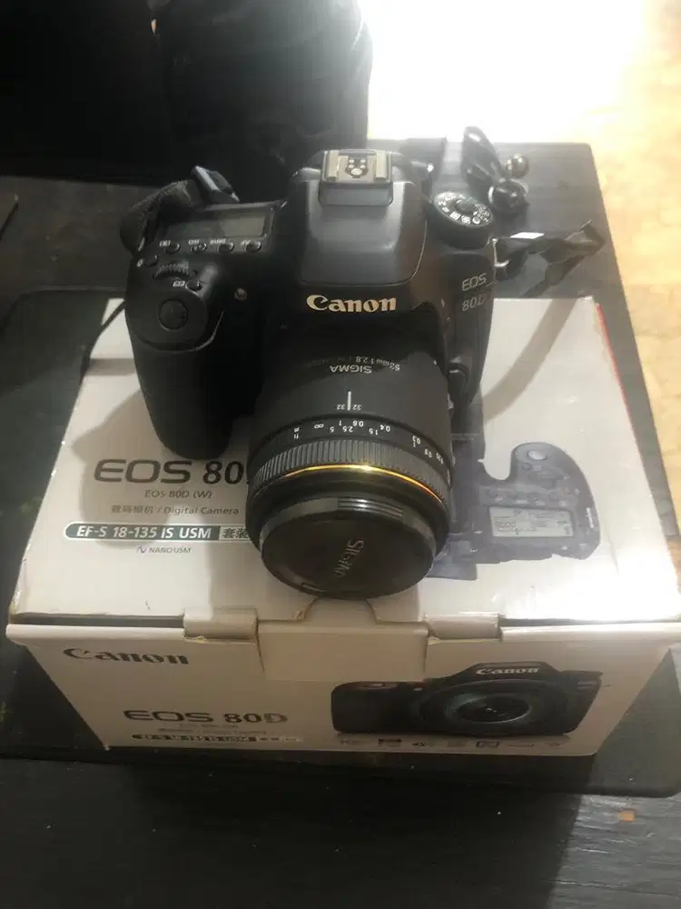 Camera canon 80d + lensa box dan tas dan memory