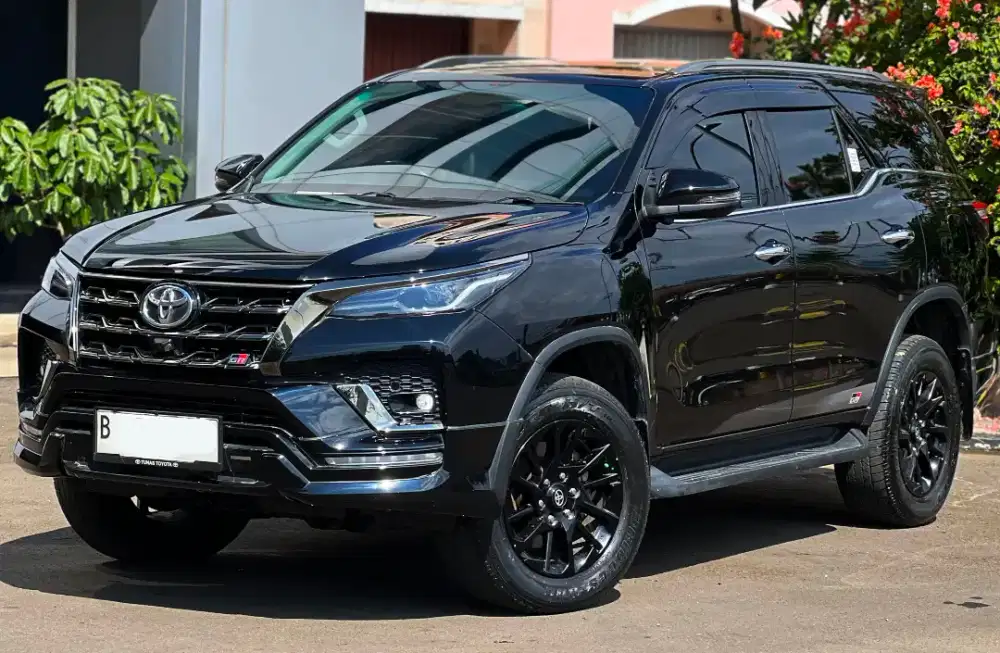 Bs TT Fortuner 2.8 GR Sport 2022 Diesel Toyota New Hitam usd 2023 VRZ