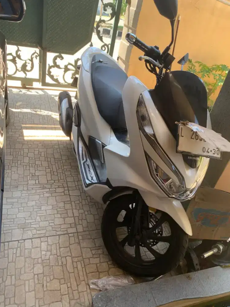 Motor PCX Tahun 2020 Putih