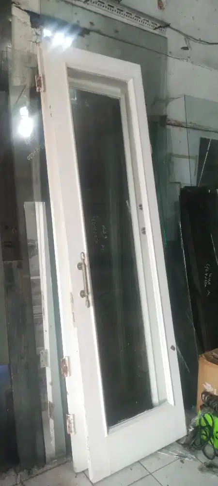 Pintu Kayu Kaca