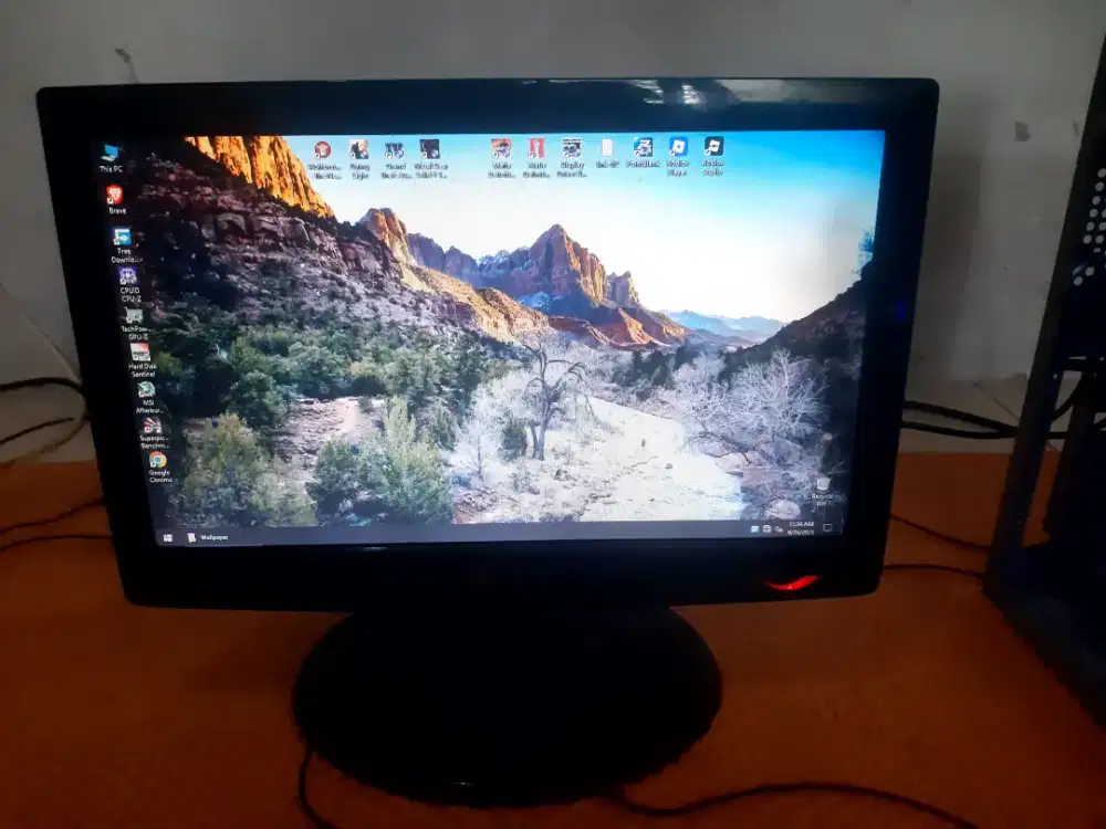 Monitor Lcd LG 16 inch