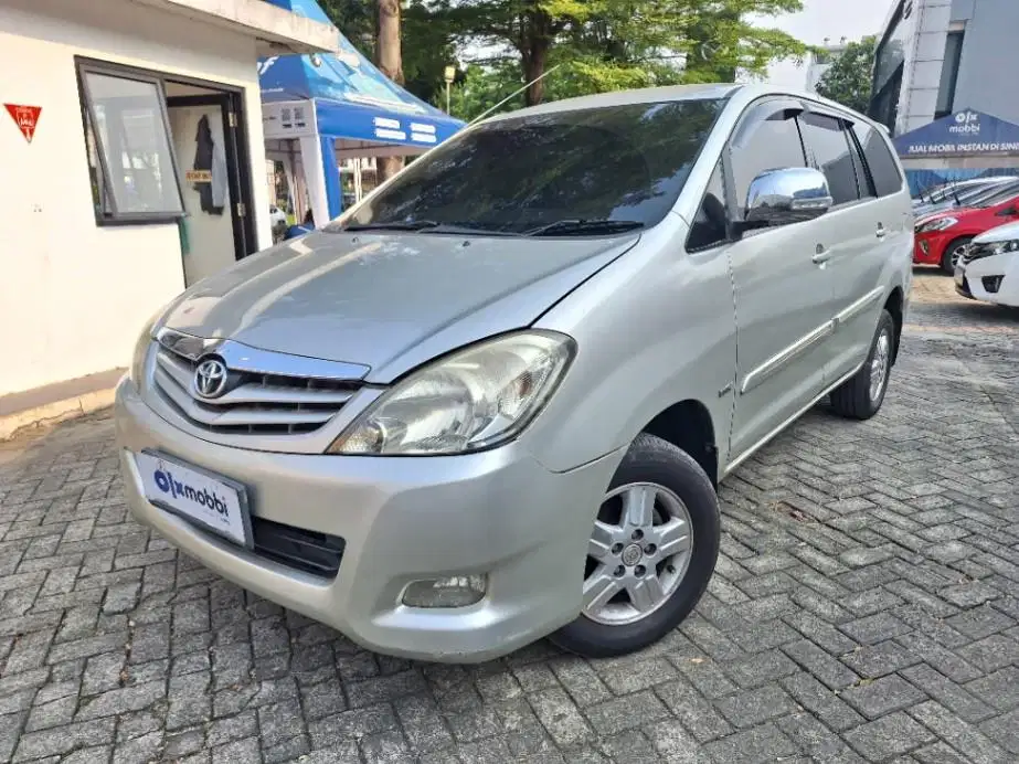 LOW DP Toyota Kijang Innova 2.0 G Bensin-MT 2010 SVC