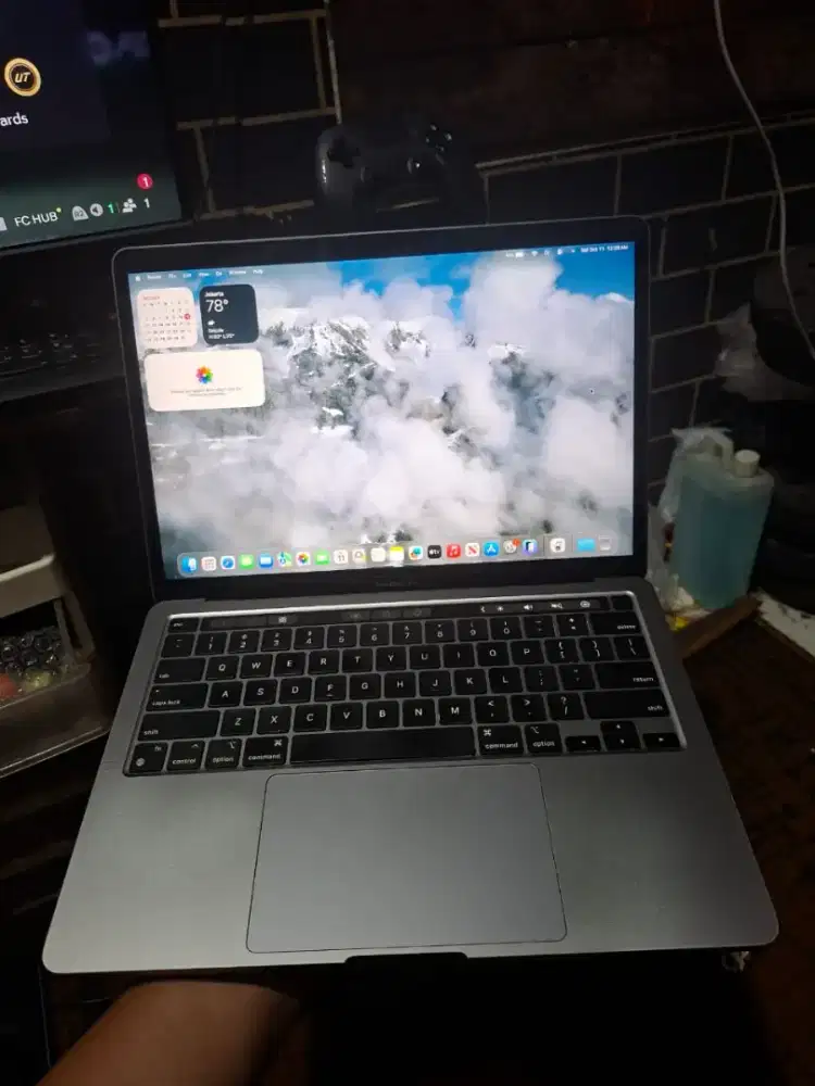 MacBook Pro M1 2020 16/256gb siap pakai