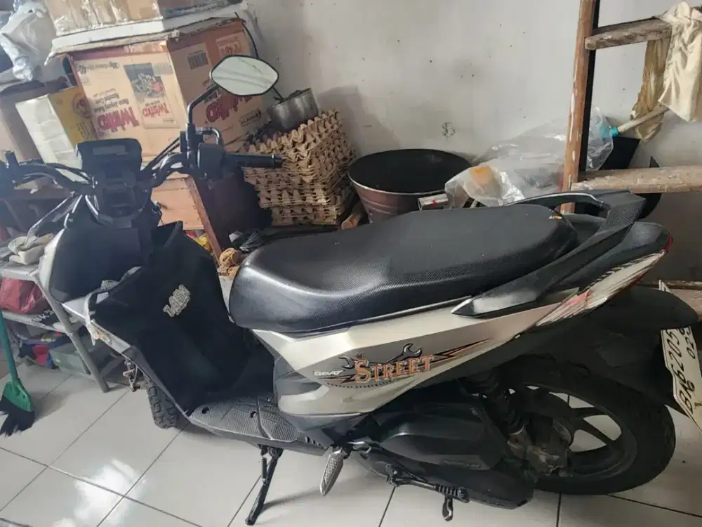 Honda Beat 2020 Mulus Silver Hitam